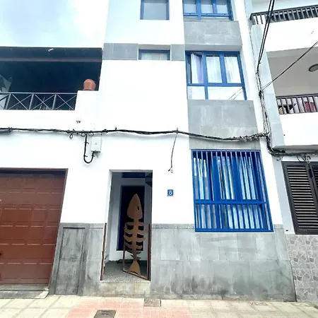 Casa Pescado, Madera Y Sol